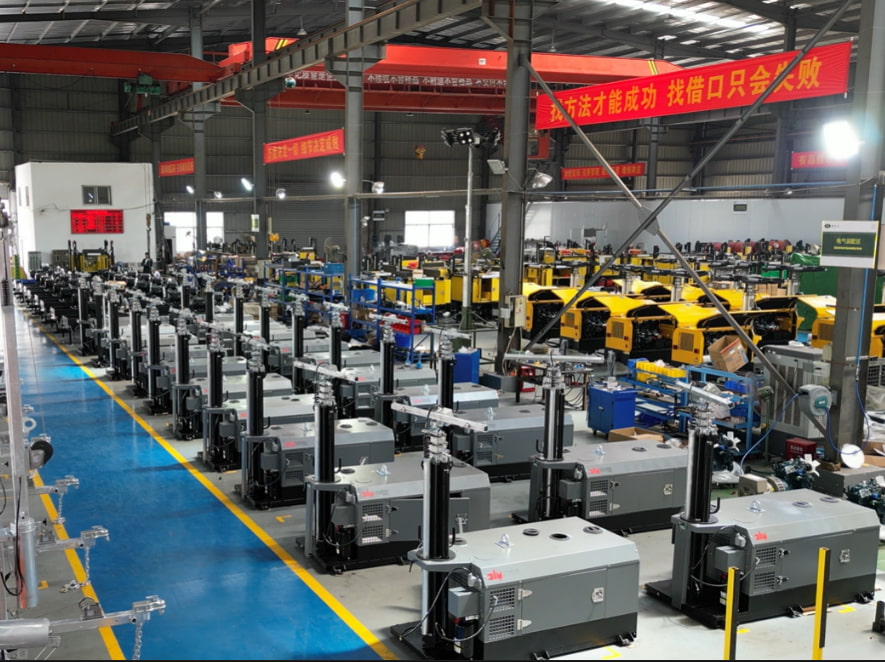 Menyalakan Lampu Malam: Evolusi Menara Penerangan Bergerak yang Didukung oleh Generator Diesel